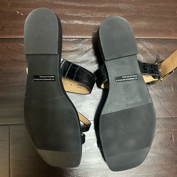 DV by Dolce Vita - Makai Toe Loop Buckle Sandal - Picture 9 of 9